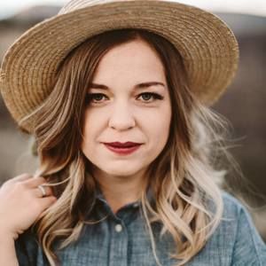 Meet your Posher, Caitlin